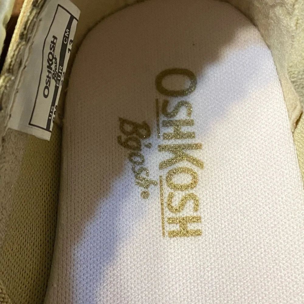 OshKosh B'gosh Belle Slip-on Espadrilles. Sparkly, gold glitter. Size 6. Toddler